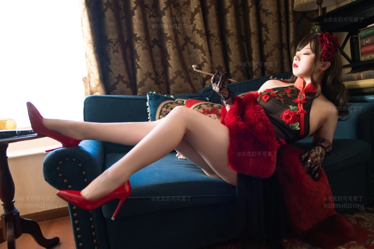 皮皮奶《玫瑰》主题写真：50张全套美图
