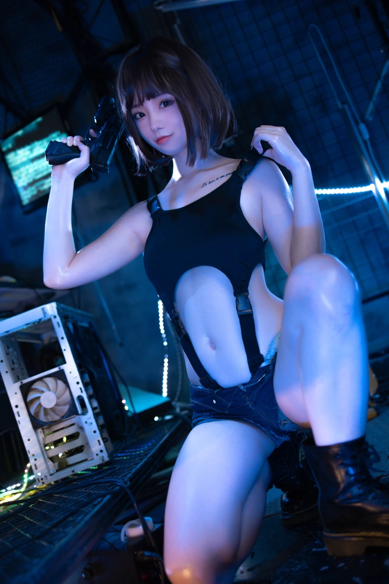 桃良阿宅《危机》主题写真：50张全套美图