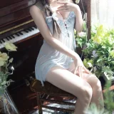 是三不是世《春色》主题写真：50张全套美图