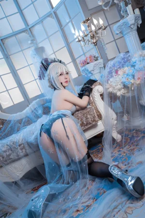 虎森森《黑枪呆 皇室糖霜》主题写真：65张全套美图