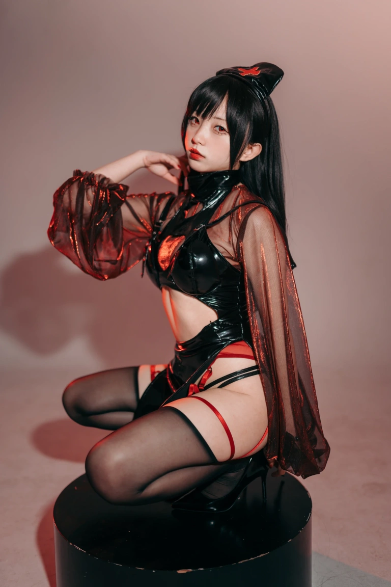 花铃《猩红护士》主题写真：77张全套美图