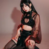 花铃《猩红护士》主题写真：77张全套美图