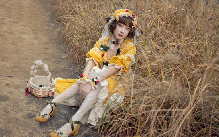 阿包也是兔娘《Lolita黄裙》主题写真：12张全套美图