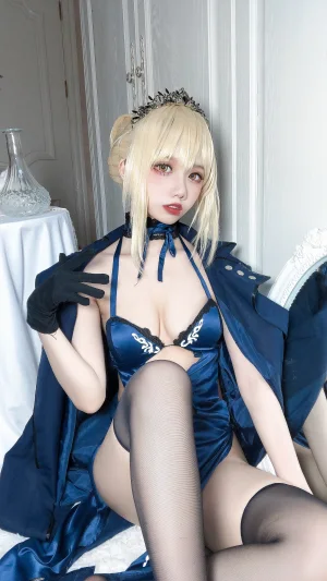果咩酱《黑呆》主题写真：30张全套美图
