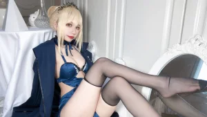 果咩酱《黑呆》主题写真：30张全套美图