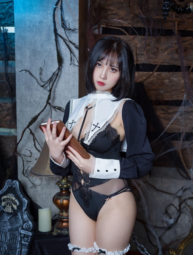 念雪《修女》主题写真：38张全套美图