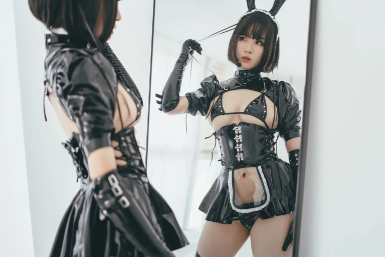 轩萧学姐《NO.01 – 兔女郎女仆》主题写真：52张全套美图，含1个视频