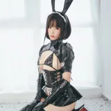 轩萧学姐《NO.01 – 兔女郎女仆》主题写真：52张全套美图，含1个视频