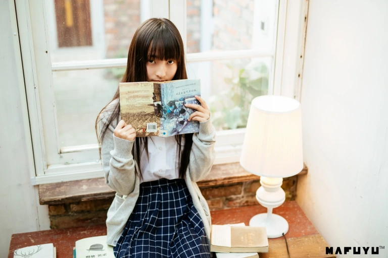 神楽坂真冬《JK系列》主题写真：126张全套美图