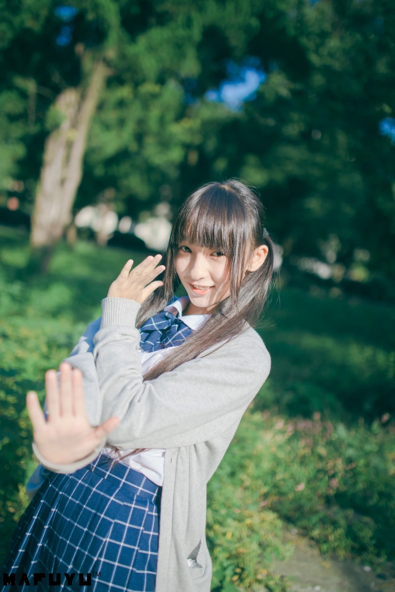 神楽坂真冬《JK系列》主题写真：126张全套美图