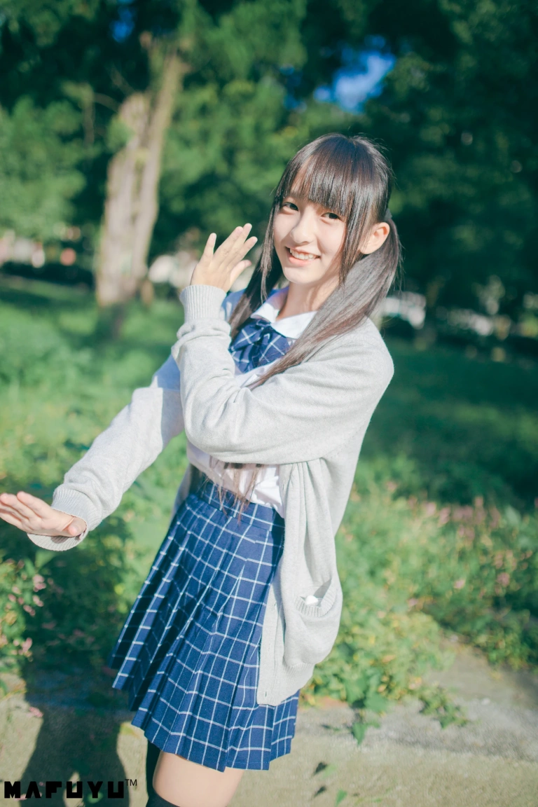 神楽坂真冬《JK系列》主题写真：126张全套美图