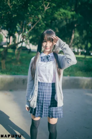 神楽坂真冬《JK系列》主题写真：126张全套美图