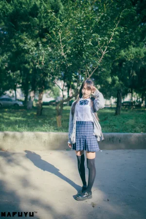神楽坂真冬《JK系列》主题写真：126张全套美图