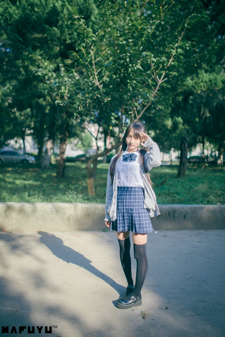神楽坂真冬《JK系列》主题写真：126张全套美图