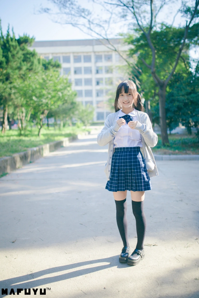 神楽坂真冬《JK系列》主题写真：126张全套美图