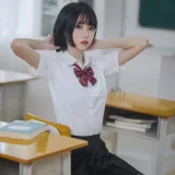 许岚《教室jk黑丝》主题写真：40张全套美图