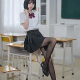 许岚《教室jk黑丝》主题写真：40张全套美图