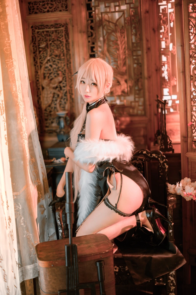 周叽是可爱兔兔《OTs14》主题写真：17张全套美图