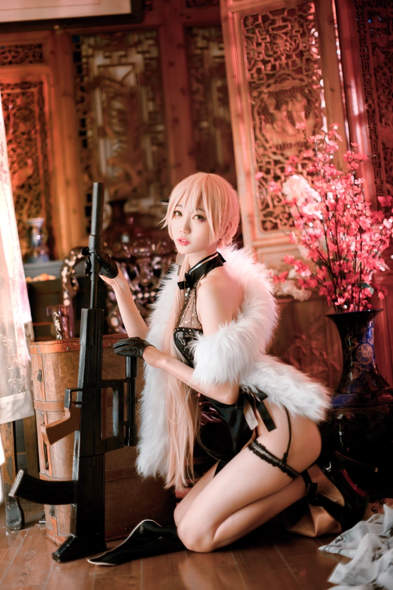 周叽是可爱兔兔《OTs14》主题写真：17张全套美图