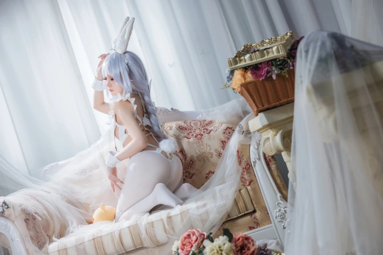焖焖碳《恶毒兔头》主题写真：15张全套美图