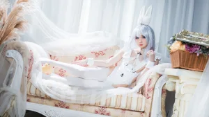焖焖碳《恶毒兔头》主题写真：15张全套美图