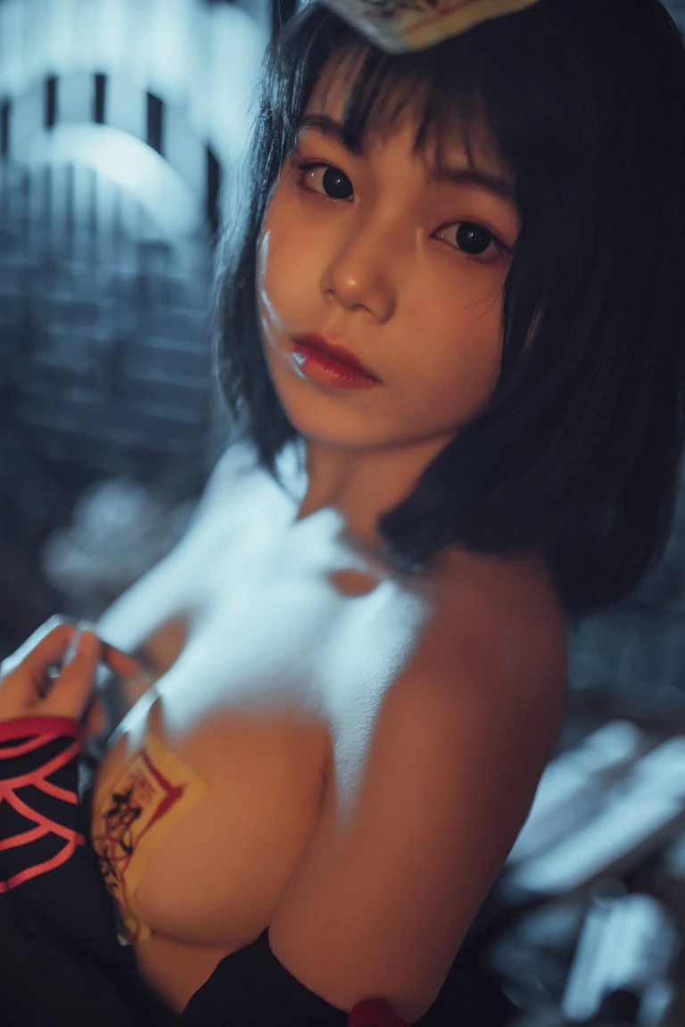 七月喵子《小僵尸》主题写真：22张全套美图