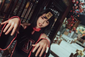 七月喵子《小僵尸》主题写真：22张全套美图