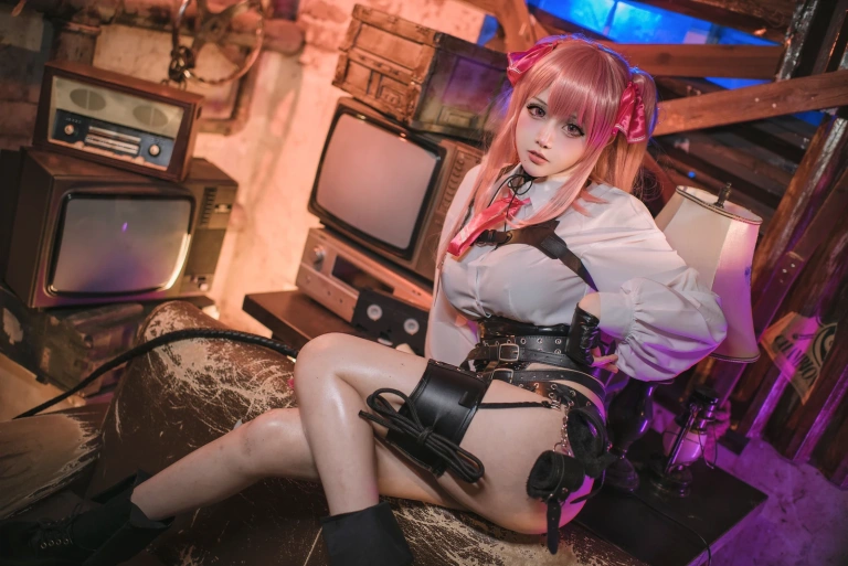 凛子酱《尤尼》主题写真：25张全套美图