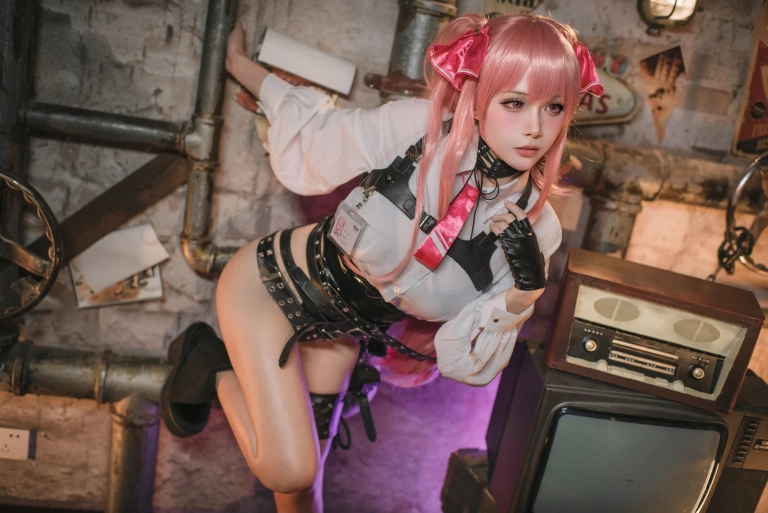 凛子酱《尤尼》主题写真：25张全套美图
