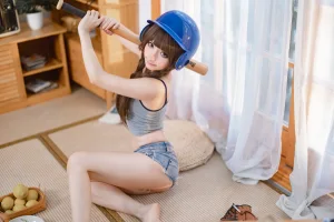是三不是世《日式小背带》主题写真：25张全套美图