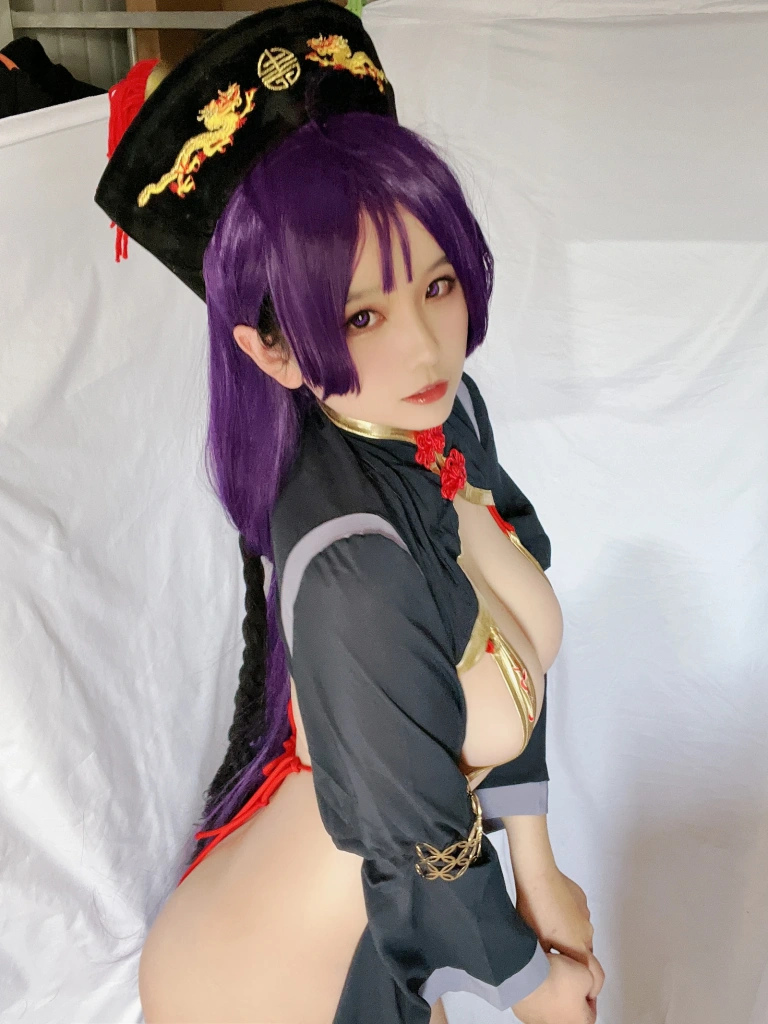 阿半今天很开心《奶光僵尸》主题写真：35张全套美图