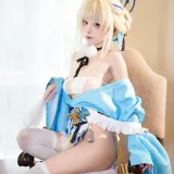 三無人型《蔚蓝档案 飞鸟马时 浴服》主题写真：40张全套美图