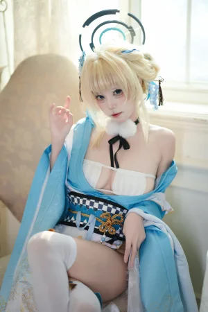 三無人型《蔚蓝档案 飞鸟马时 浴服》主题写真：40张全套美图