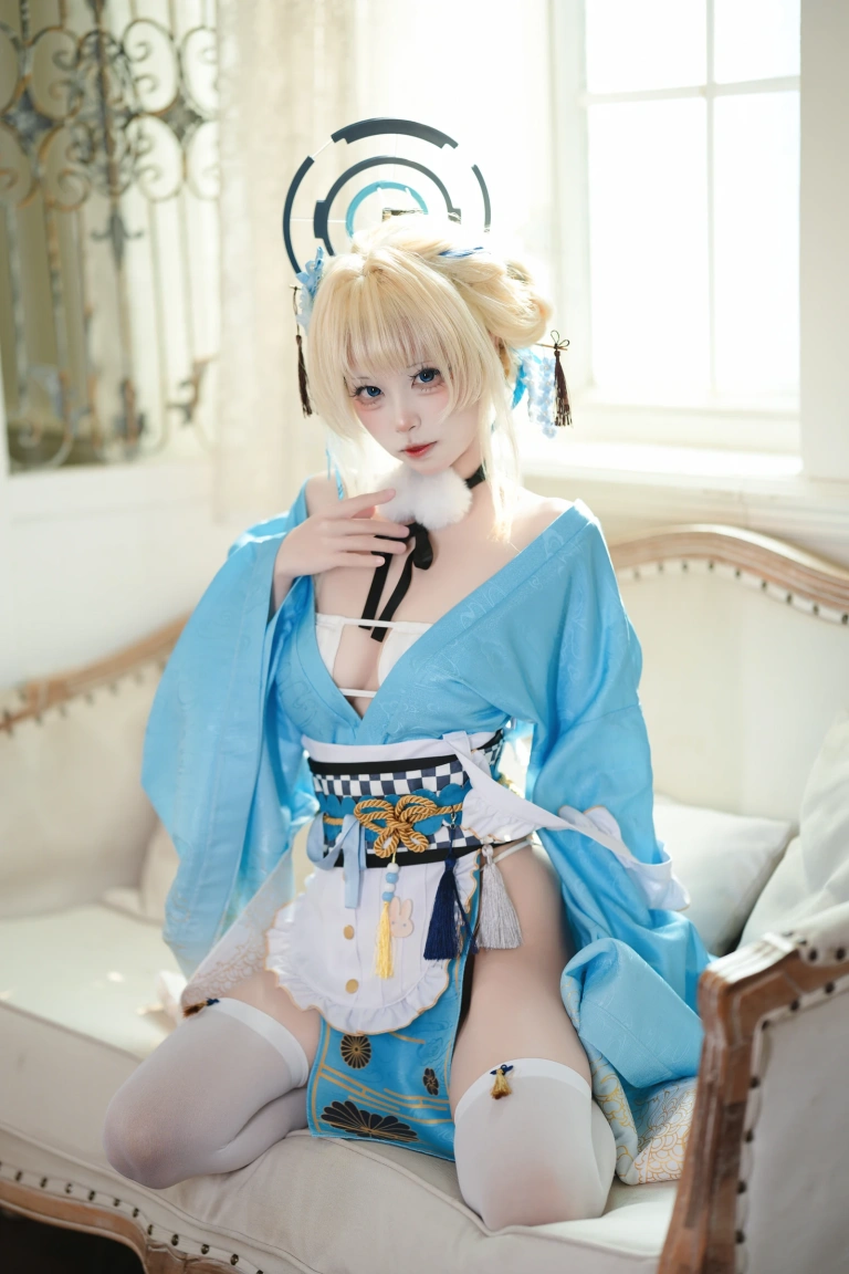 三無人型《蔚蓝档案 飞鸟马时 浴服》主题写真：40张全套美图