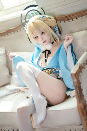 三無人型《蔚蓝档案 飞鸟马时 浴服》主题写真：40张全套美图