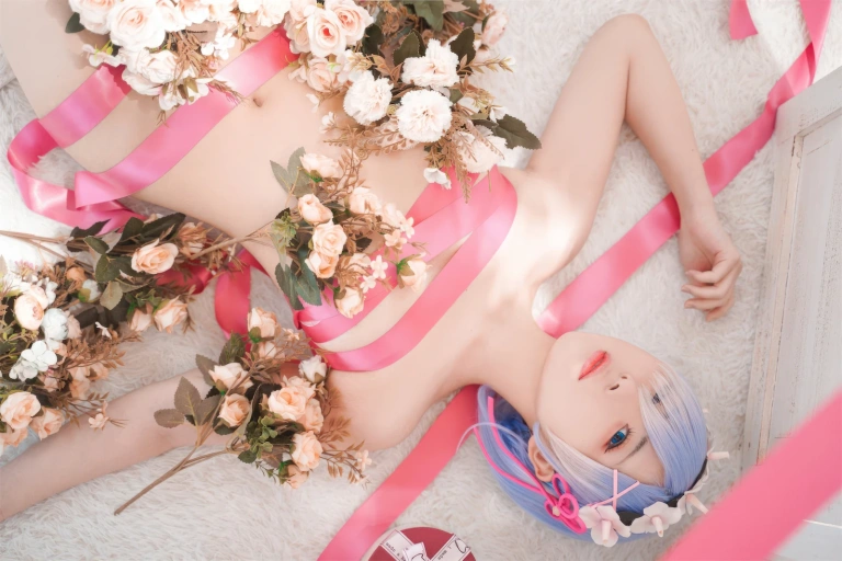 虎森森《蕾姆丝带》主题写真：46张全套美图