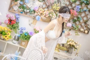 香草喵露露《白色花房》主题写真：48张全套美图，含2个视频