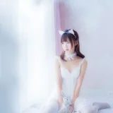 面饼仙儿《吊带睡衣》主题写真：50张全套美图