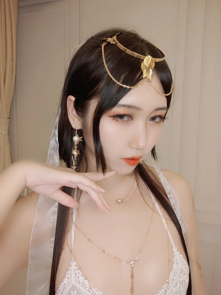 不呆猫《西域风情》主题写真：52张全套美图，含3个视频