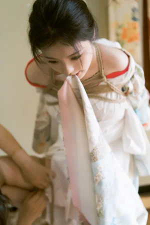 桃良阿宅《紧缚》主题写真：56张全套美图