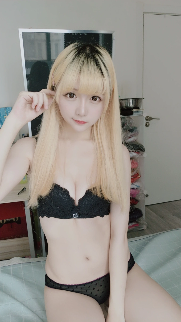 星之迟迟《定制 6-22 jk》主题写真：60张全套美图，含3个视频