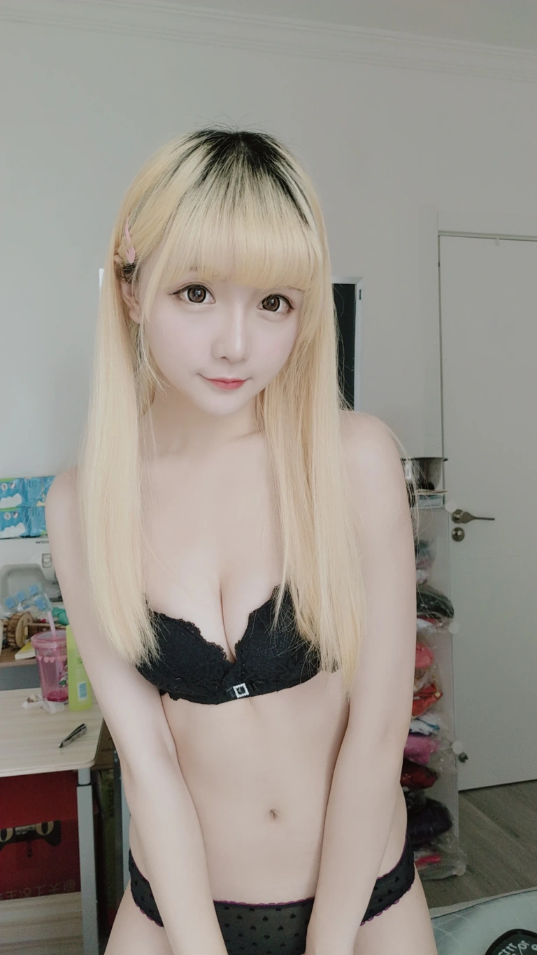 星之迟迟《定制 6-22 jk》主题写真：60张全套美图，含3个视频