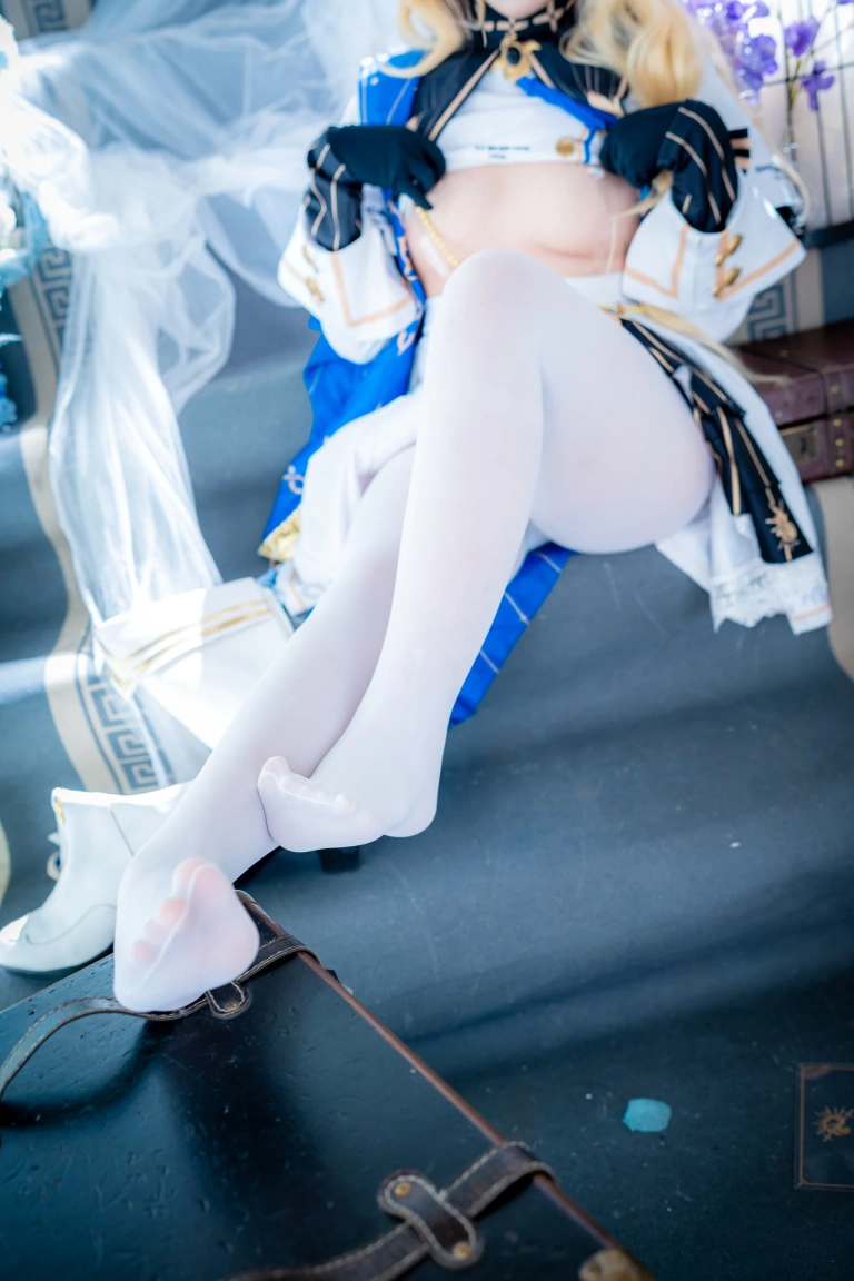 小和甜酒《鸣潮·菲比》主题写真：77张全套美图