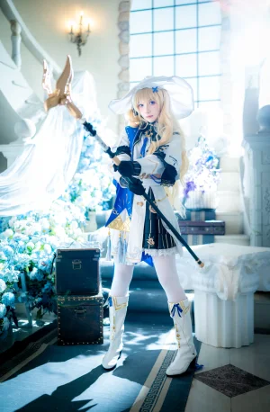 小和甜酒《鸣潮·菲比》主题写真：77张全套美图