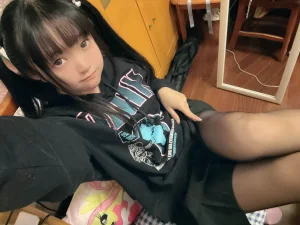 神沢永莉《别看大姐姐啦》主题写真：78张全套美图，含1个视频