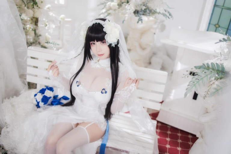 末夜《95式婚纱》主题写真：34张全套美图