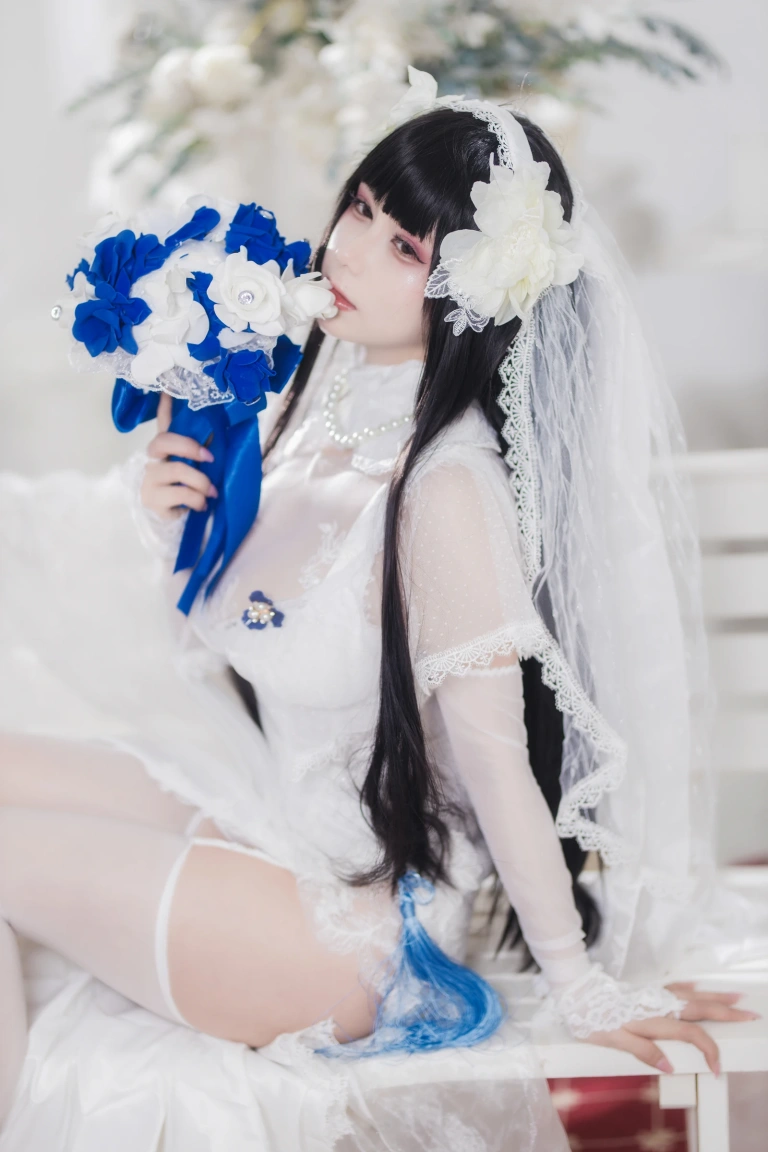 末夜《95式婚纱》主题写真：34张全套美图