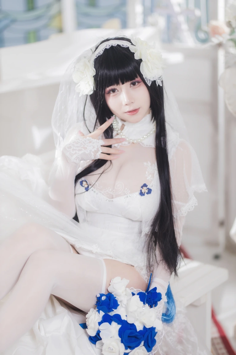 末夜《95式婚纱》主题写真：34张全套美图