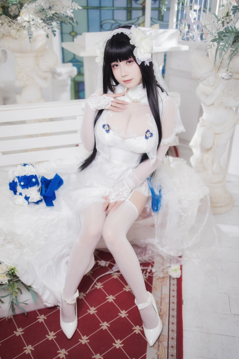 末夜《95式婚纱》主题写真：34张全套美图