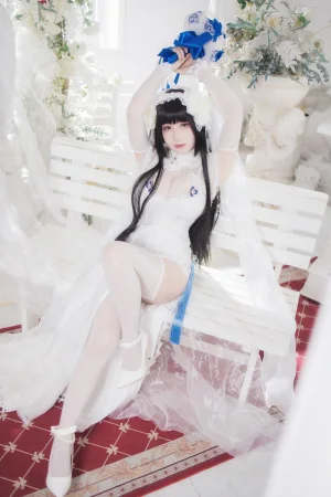 末夜《95式婚纱》主题写真：34张全套美图